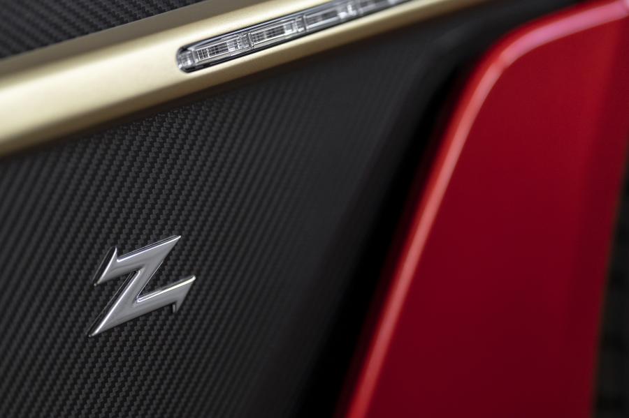 Детали интерьера Aston Martin Vanquish Zagato Shooting Brake 2018 года  (UK) (фото 16 из 76)